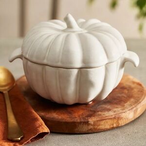 NWT Anthropologie Pumpkin Tureen Serving Bowl With Lid